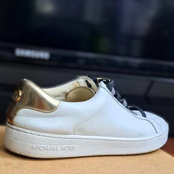 Michael Kors Genuine Leather Sneaker w/ No-Tie Elastic Shoelaces Accents - Picture 6 of 11